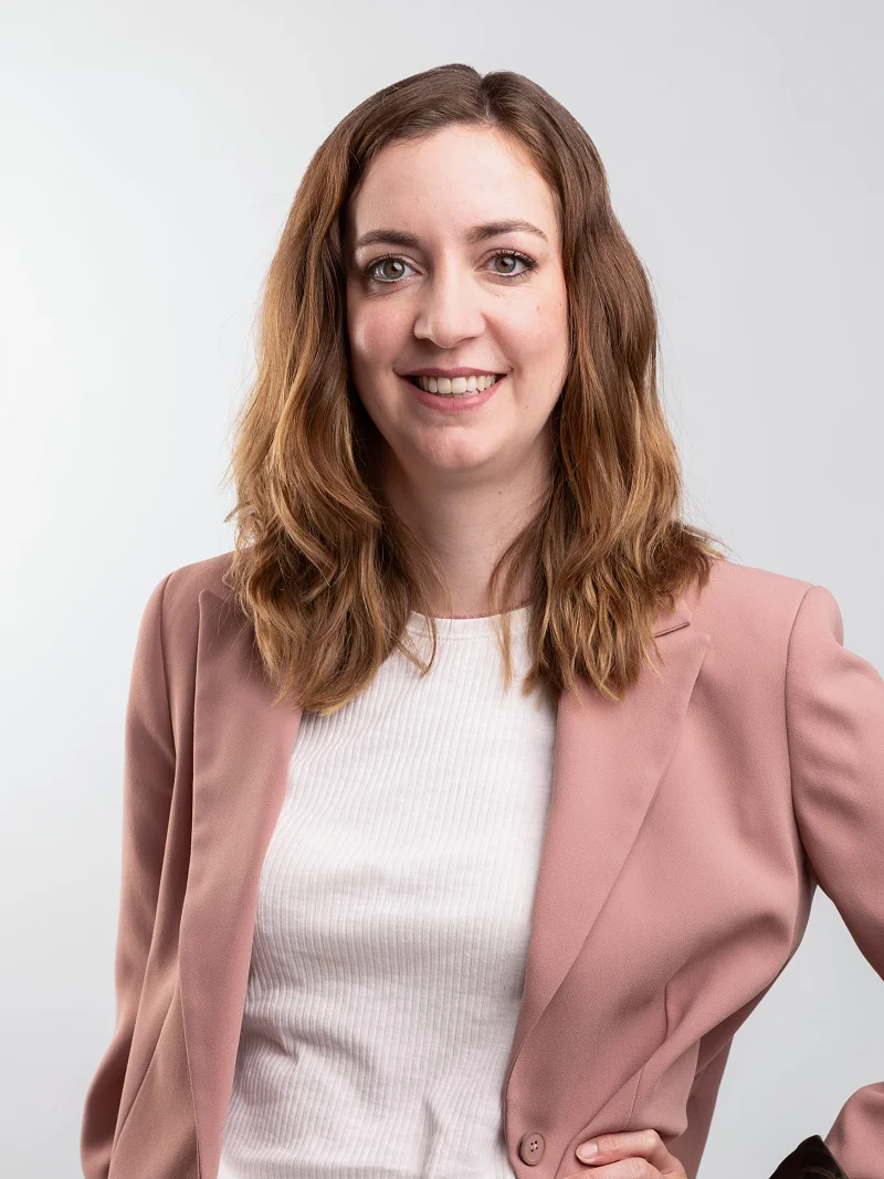 sandra_portrait_erganzt2.jpg